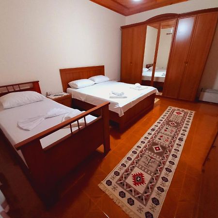 Sokolli Guest House Gjirokastër Extérieur photo