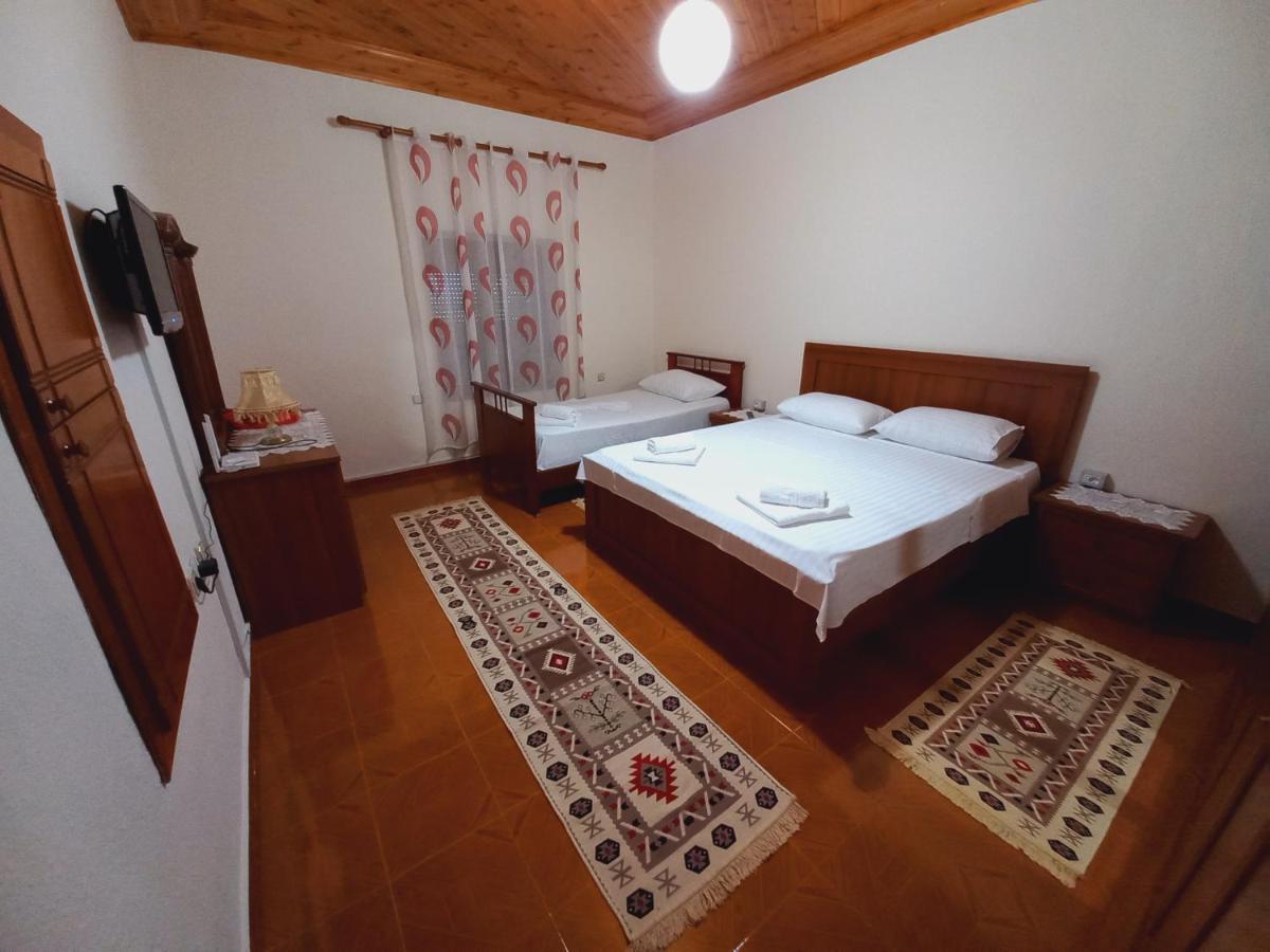 Sokolli Guest House Gjirokastër Extérieur photo