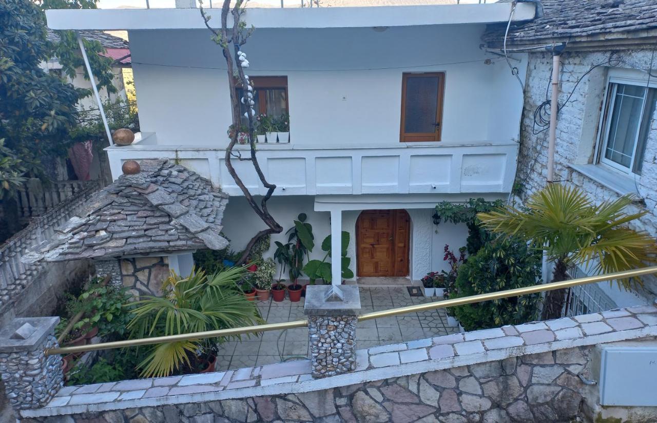 Sokolli Guest House Gjirokastër Extérieur photo