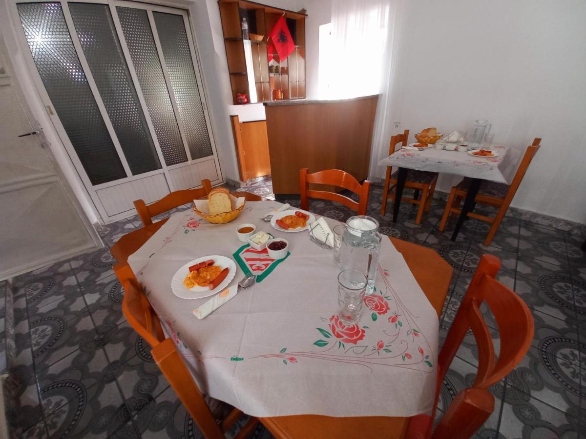 Sokolli Guest House Gjirokastër Extérieur photo